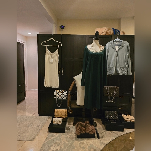 Frette 2024 Fall Nightgown Lingerie New w/Tags Emerald Green W/ Pretty Lace Neck - Picture 1 of 12